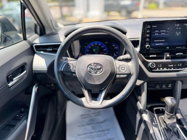 Photo of 2022 Celestite Toyota Corolla Cross