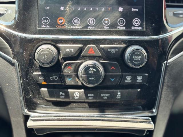 Photo of 2020 Pacific Blue Clearcoat Jeep Grand Cherokee