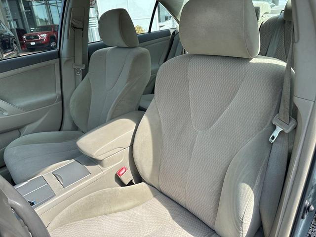 Photo of 2011 Aloe Green Metallic Toyota Camry