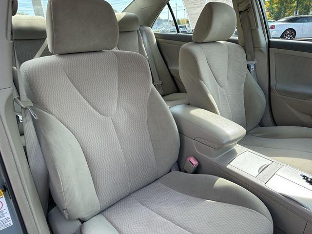 Photo of 2011 Aloe Green Metallic Toyota Camry