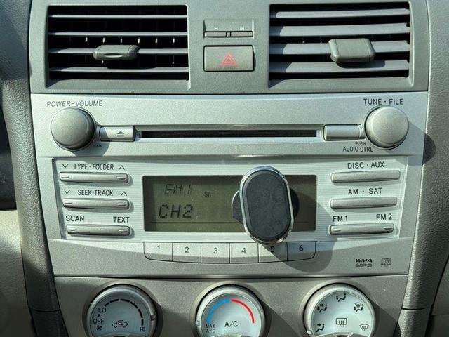 Photo of 2011 Aloe Green Metallic Toyota Camry