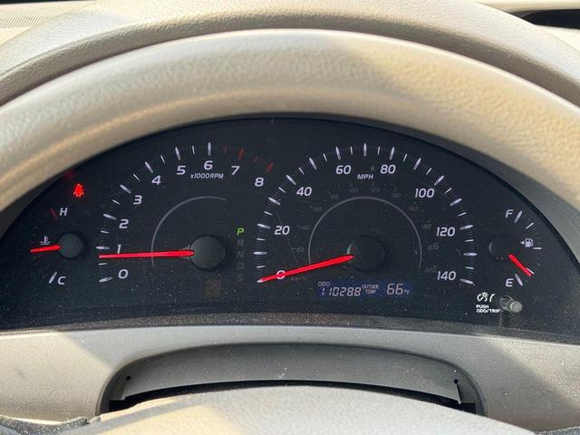 Photo of 2011 Aloe Green Metallic Toyota Camry