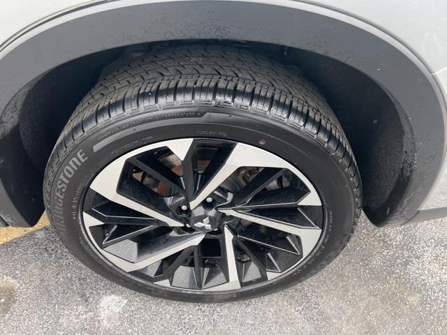 Photo of 2023 Alloy Silver Metallic Mitsubishi Outlander