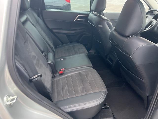 Photo of 2023 Alloy Silver Metallic Mitsubishi Outlander