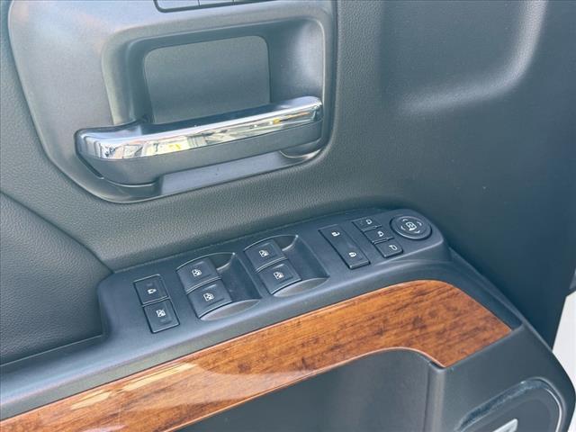 Photo of 2018 Iridescent Pearl Tricoat Chevrolet Silverado 1500