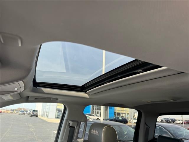 Photo of 2018 Iridescent Pearl Tricoat Chevrolet Silverado 1500