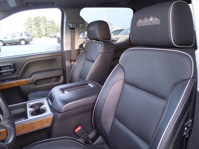 Photo of 2018 Iridescent Pearl Tricoat Chevrolet Silverado 1500