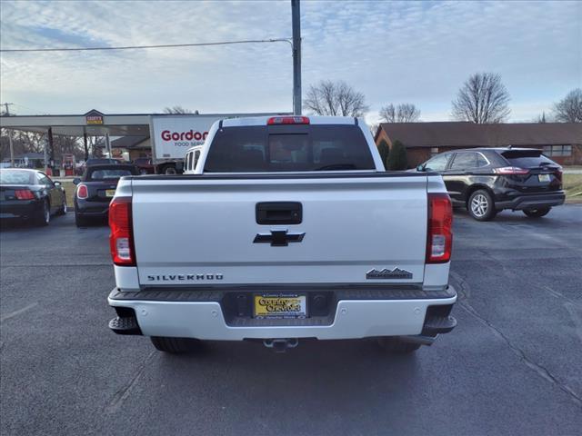 Photo of 2018 Iridescent Pearl Tricoat Chevrolet Silverado 1500