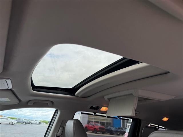 Photo of 2016 White Diamond Pearl Honda Odyssey