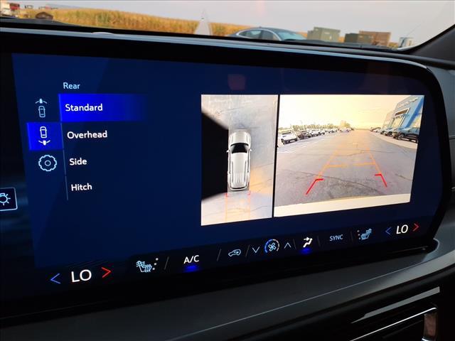 Photo of 2026 Polar White Tricoat Chevrolet Traverse