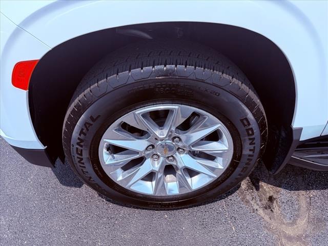 Photo of 2024 Summit White Chevrolet Tahoe