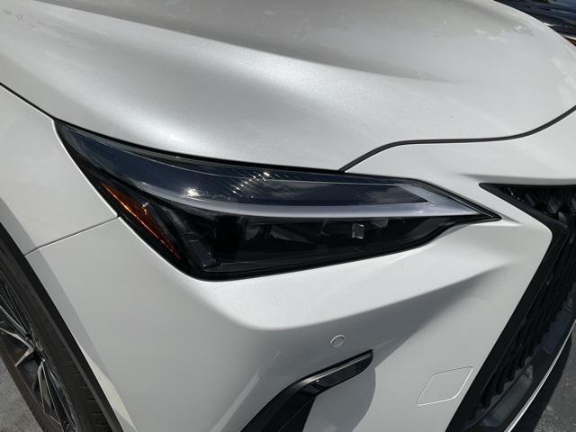 Photo of 2025 Eminent White Pearl Lexus NX 250