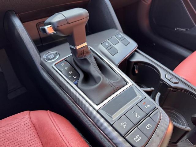 Photo of 2026 Wolf Gray Kia Sportage