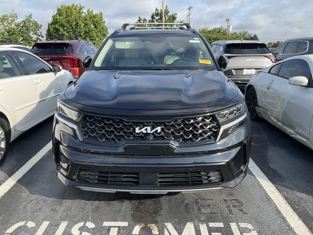 Photo of 2022 Ebony Black Kia Sorento
