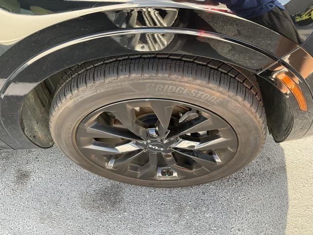 Photo of 2022 Ebony Black Kia Sorento