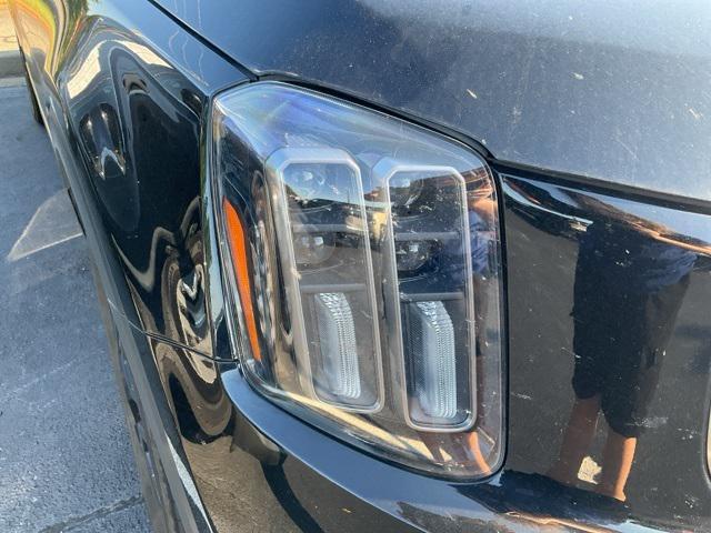Photo of 2023 Ebony Black Kia Telluride