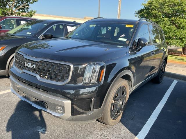 Photo of 2023 Ebony Black Kia Telluride