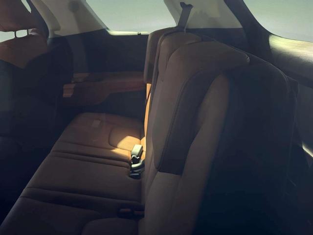 Photo of 2025 Aurora Black Pearl Kia Carnival