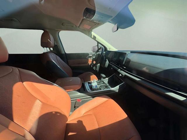 Photo of 2025 Aurora Black Pearl Kia Carnival
