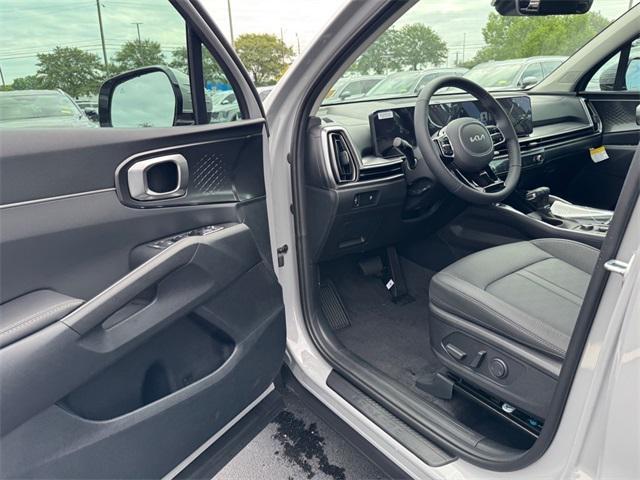 Photo of 2025 Wolf Gray Kia Sorento