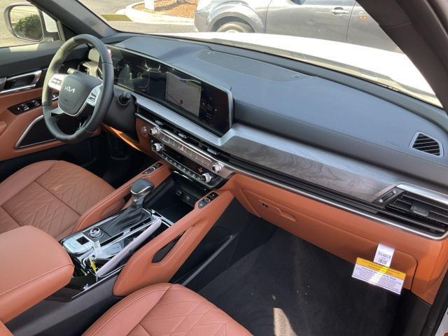 Photo of 2025 Glacial White Pearl Kia Telluride