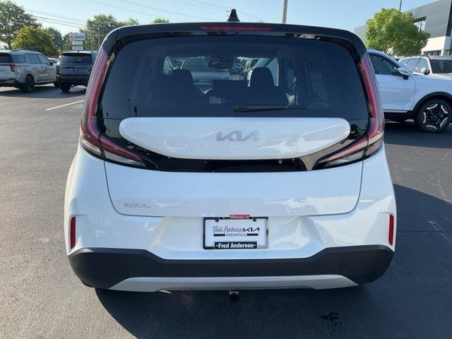 Photo of 2025 Clear White/Black Roof Kia Soul