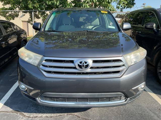 Photo of 2012 Magnetic Gray Metallic Toyota Highlander