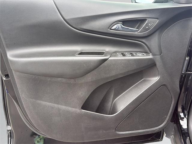 Photo of 2022 Mosaic Black Metallic Chevrolet Equinox