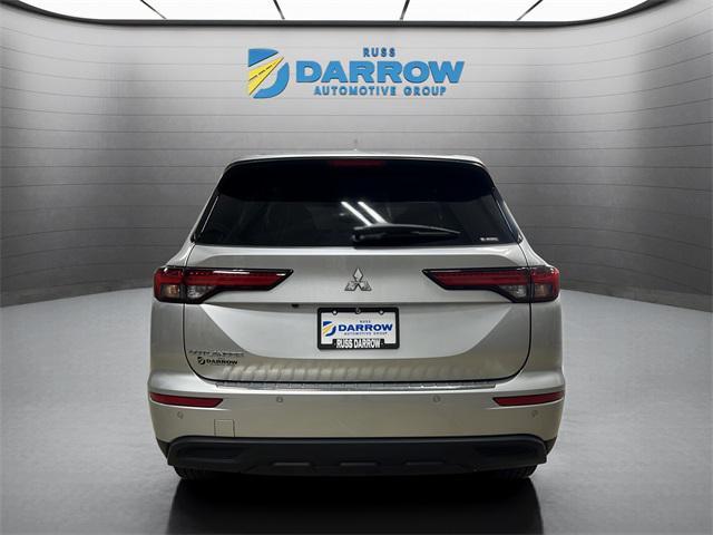 Photo of 2022 Alloy Silver Metallic Mitsubishi Outlander