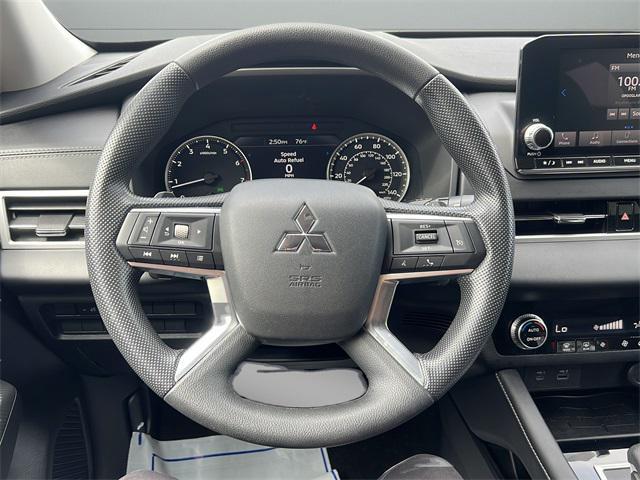 Photo of 2022 Alloy Silver Metallic Mitsubishi Outlander
