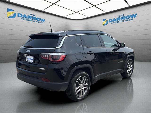Photo of 2020 Diamond Black Crystal Pearlcoat Jeep Compass