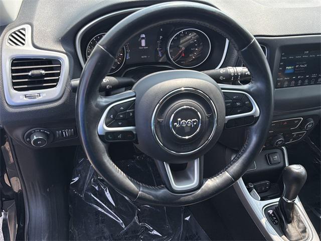 Photo of 2020 Diamond Black Crystal Pearlcoat Jeep Compass