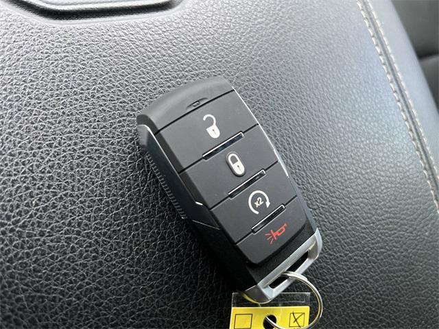 Photo of 2021 Diamond Black Crystal Pearlcoat RAM 1500