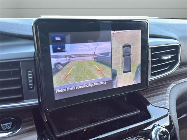 Photo of 2022 Agate Black Metallic Ford Explorer