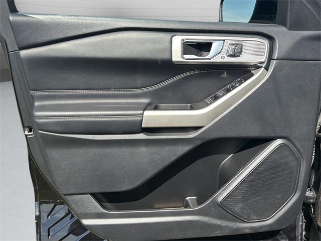 Photo of 2022 Agate Black Metallic Ford Explorer