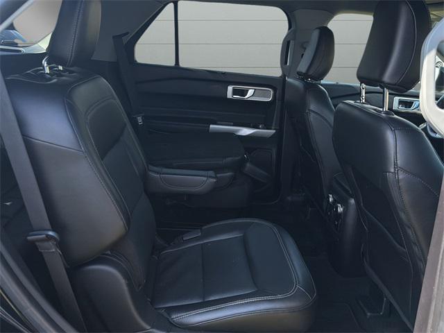 Photo of 2022 Agate Black Metallic Ford Explorer