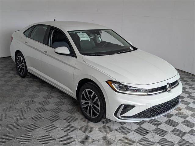Photo of 2025 Opal White Pearl Effect Volkswagen Jetta