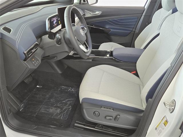Photo of 2025 Opal White Pearl Effect Volkswagen ID.4