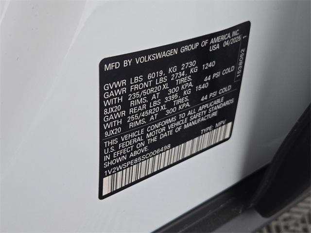 Photo of 2025 Opal White Pearl Effect Volkswagen ID.4