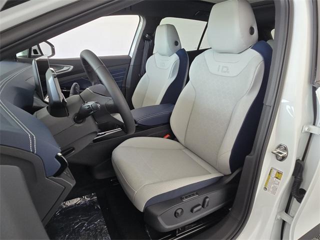 Photo of 2025 Opal White Pearl Effect Volkswagen ID.4