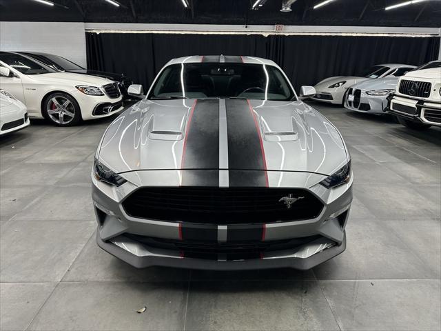 Photo of 2020 Iconic Silver Metallic Ford Mustang