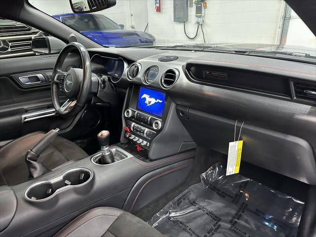 Photo of 2020 Iconic Silver Metallic Ford Mustang