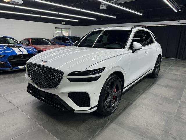 Photo of 2024 Alta White Genesis GV70