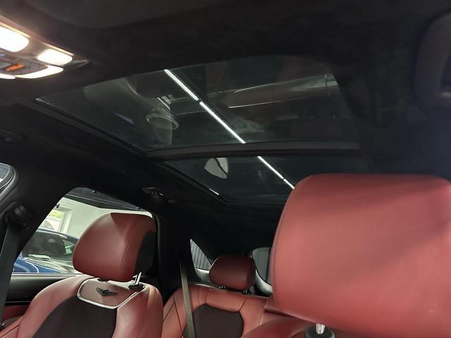 Photo of 2024 Alta White Genesis GV70