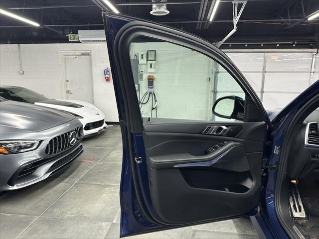 Photo of 2023 Phytonic Blue Metallic BMW X5