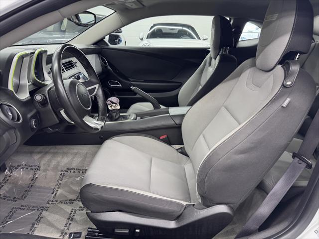 Photo of 2010 Summit White Chevrolet Camaro