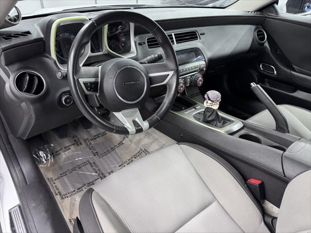 Photo of 2010 Summit White Chevrolet Camaro