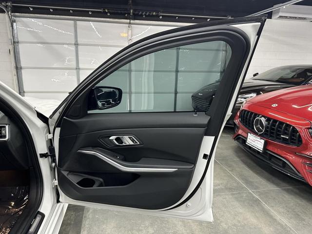 Photo of 2023 Alpine White BMW M340