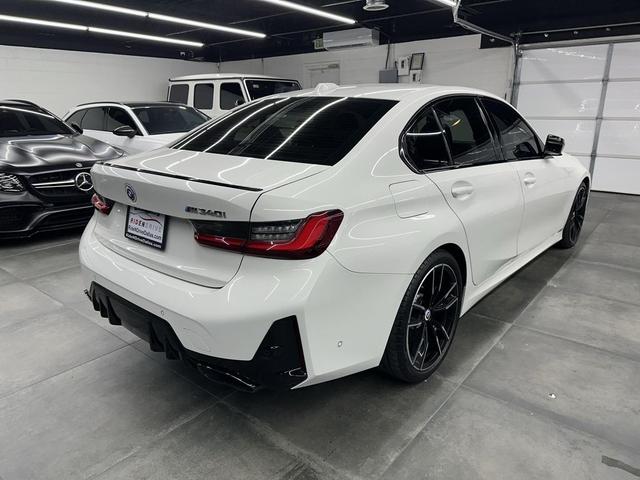 Photo of 2023 Alpine White BMW M340