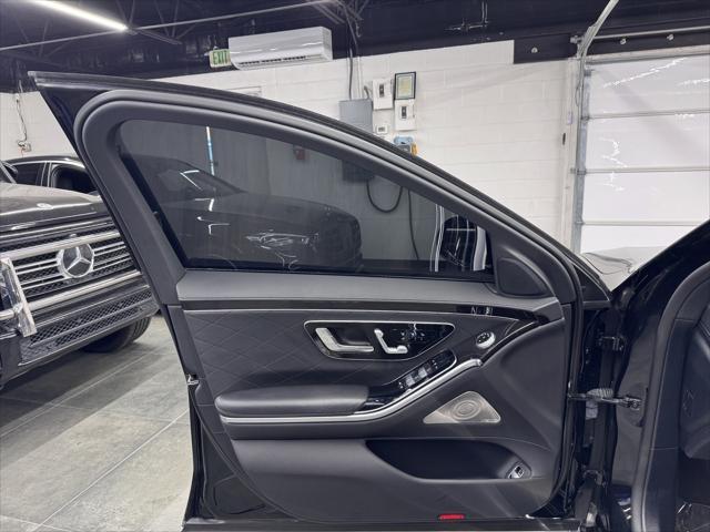 Photo of 2023 Black Mercedes-Benz S-Class